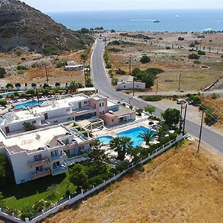 Irinna Aparthotel