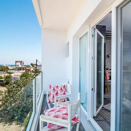 Len Art Selected Apartment