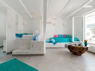 Kouros Hotel