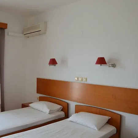 Kostas Studios Apartment *