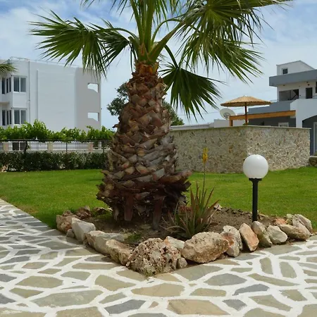 Kostas Studios Apartment *