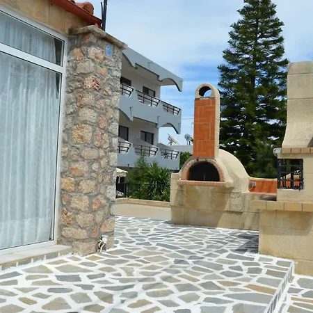 Kostas Studios Apartment