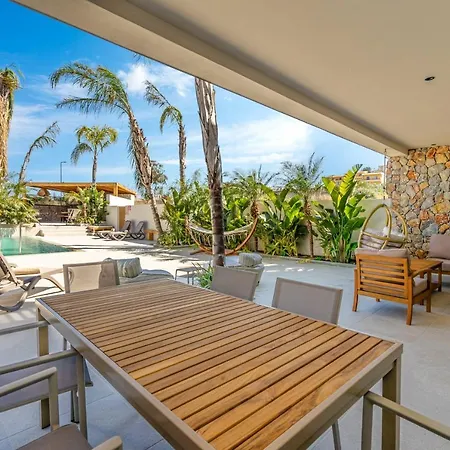 Villa Venezia Luxury Living Villas, *