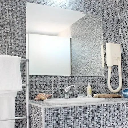 Bivalvia Appart hôtel *