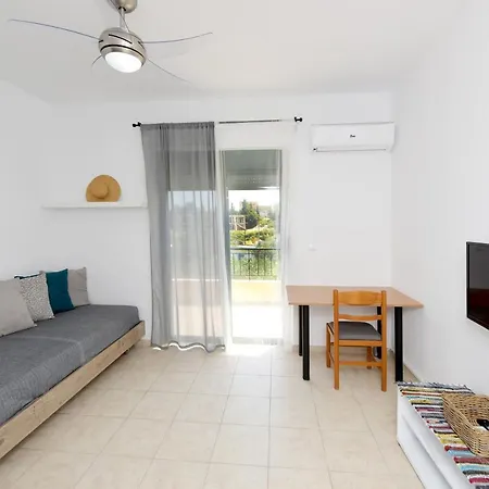 Athina's In Olive Grove Apartment