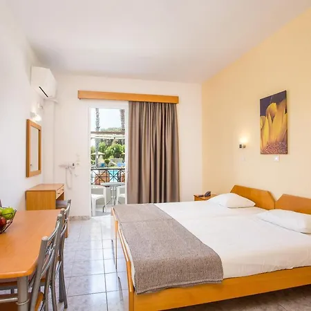 Aparthotel Dias &