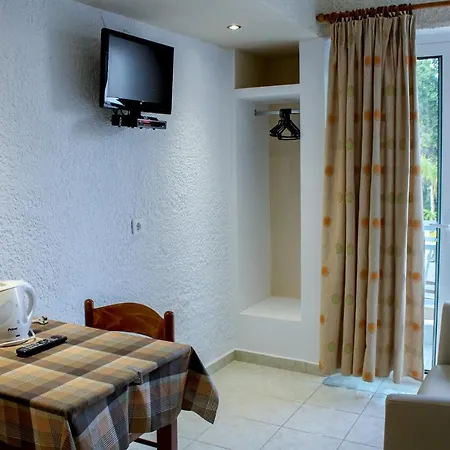 Haniotis Aparthotel
