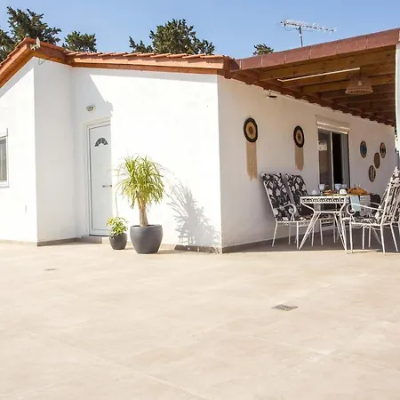 Platanos House *