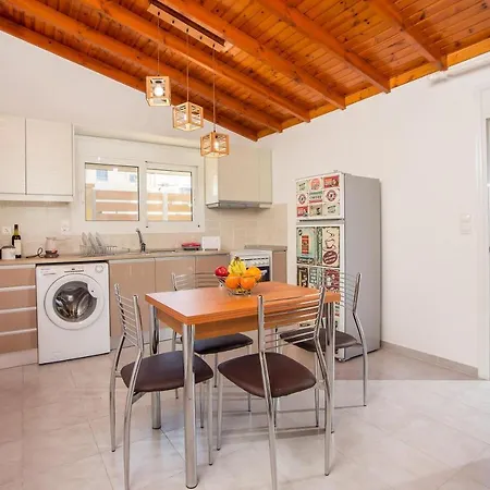 Platanos House Holiday home