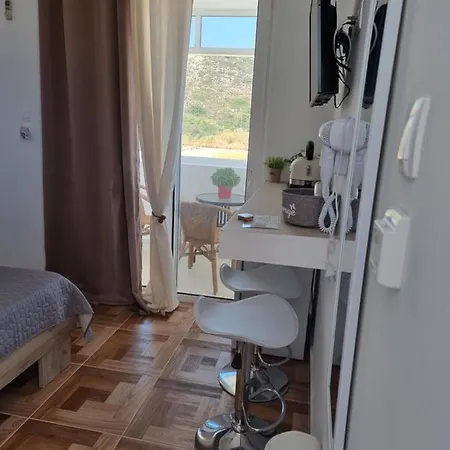 12 Senses Sea View Aparthotel