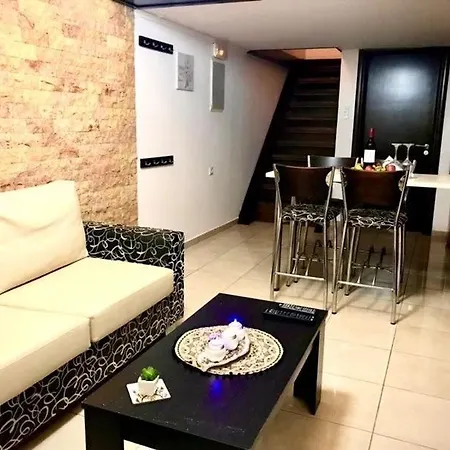 Daire Seadream Apartment,50m From The