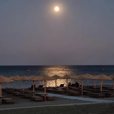 12 Senses Sea View Aparthotel