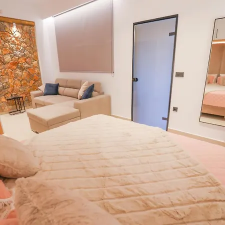 Compass Luxury Villa