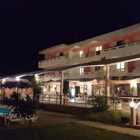 Khách sạn hẻo lánh Oleander 3*