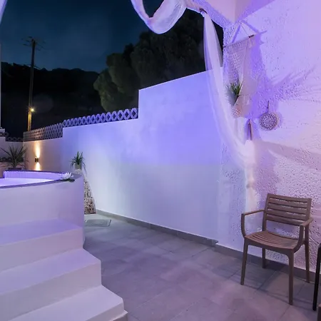 Hotelli Casa Mikele By Sarikas - Sea Side And -adults Only