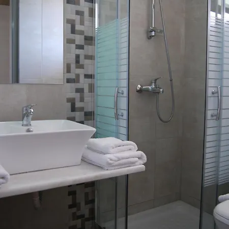 Artemis Aparthotel
