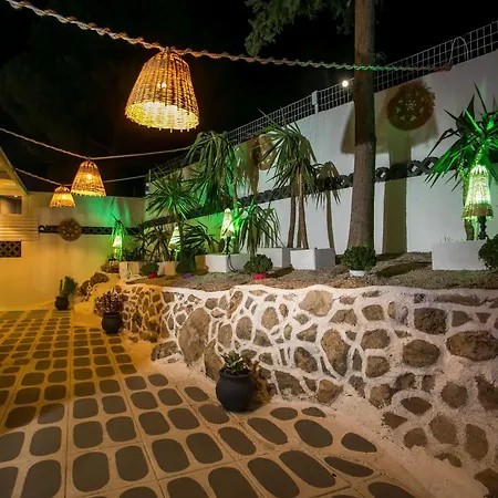 Hotelli Casa Mikele By Sarikas - Sea Side And -adults Only Faliraki