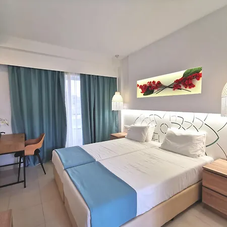 Artemis Aparthotel 3*