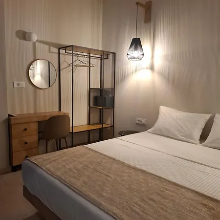 Aparthotel Platon *