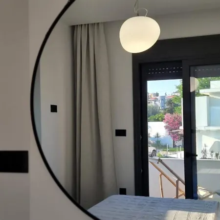 Xenia Apartment *
