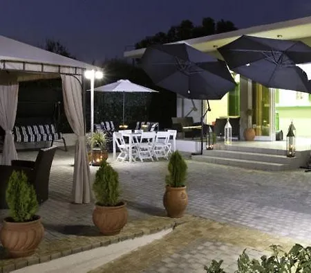 Anelia Boutique & Lägenhetshotell 3*