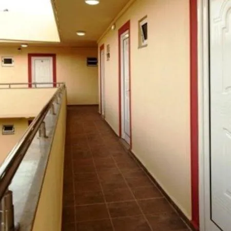 Billy's Apart Otel 3*
