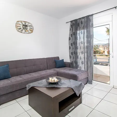 Toulas & Apts No2 * Faliraki