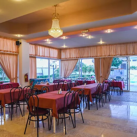 Khách sạn hẻo lánh Lagonas 2*