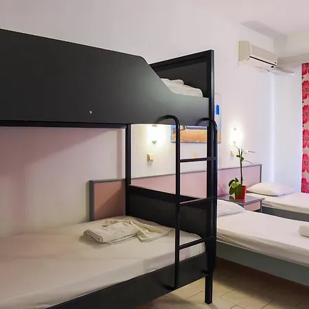 Khách sạn hẻo lánh Lagonas