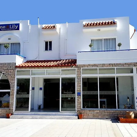 Flame Lily & Aparthotel *