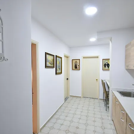 Ikaros Hotel apartamentowy *
