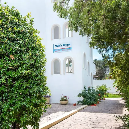 Mike's House Hotel 2*