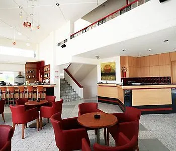 Irinna Aparthotel