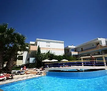 Irinna Aparthotel 3*