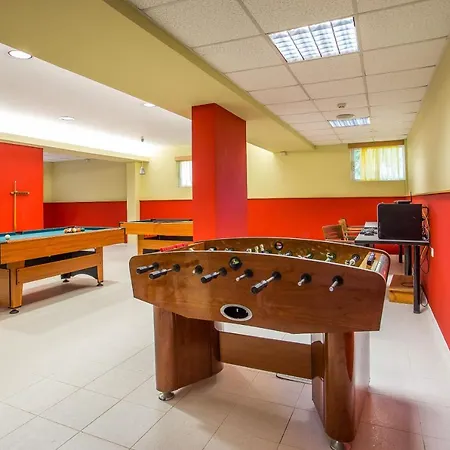 Irinna Aparthotel