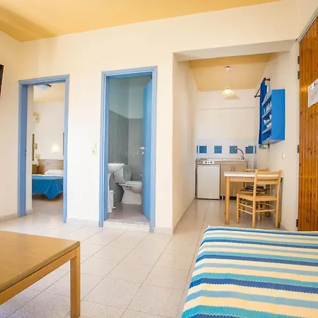 Irinna Aparthotel 3*