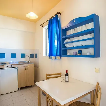 Aparthotel Irinna 3*