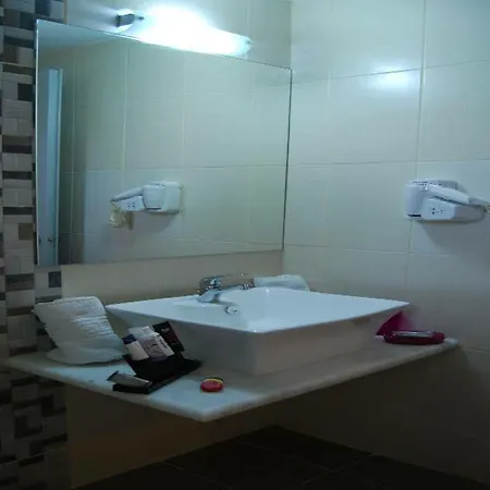 Artemis Aparthotel