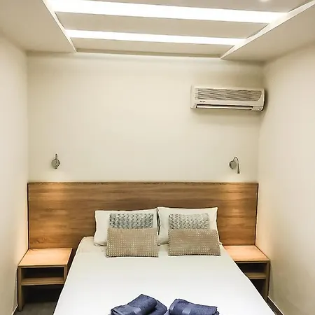 Omiros Guesthouset 2*